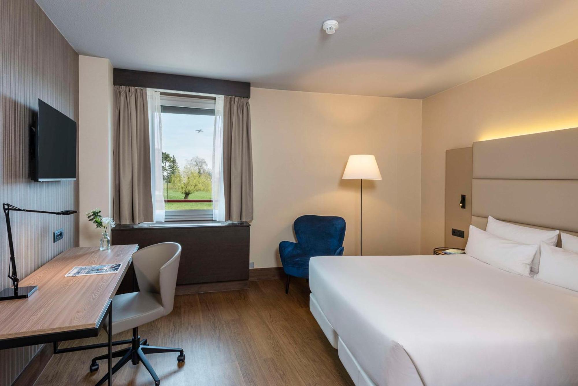 Nh Geneva Airport Hotel Meyrin Exterior photo