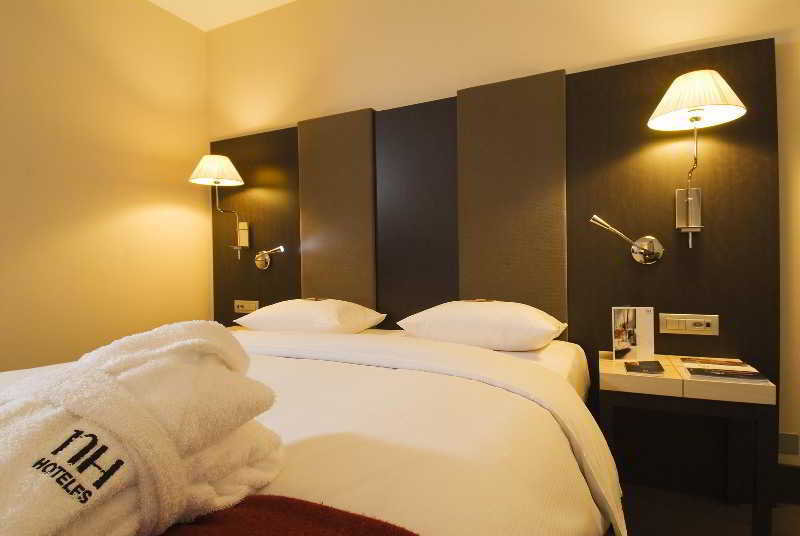 Nh Geneva Airport Hotel Meyrin Exterior photo